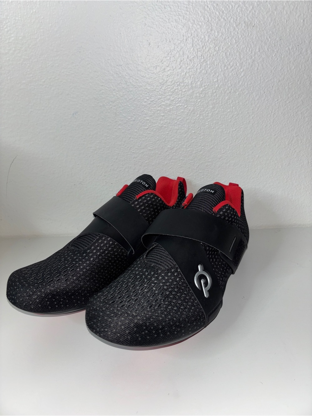 Peloton Men’s Athletic Cycling Shoes - Black with Red 7.5